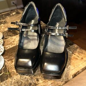 Jeffrey Campbell black Corgi 3.5” platform style Mary jane heels